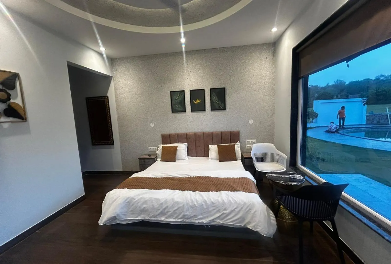 Farm Stay With Pool Gurgaon Inde
